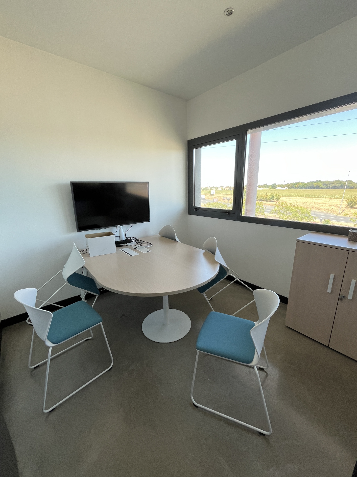 BUREAU 65 m2 - 1er étage